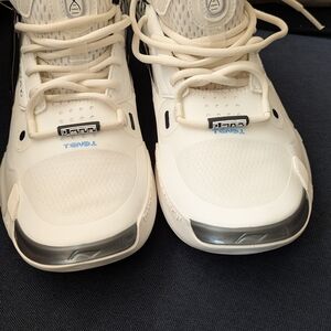 Lin-Ning Way Of Wade Low 10 Black Flash Size 10.5